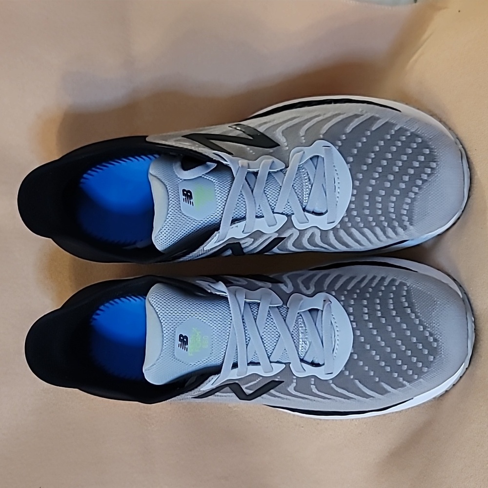 🖤 Men's New Balance Fresh Foam 860v11 running shoes Sz 13 2E M860A11💚 - Picture 3 of 16